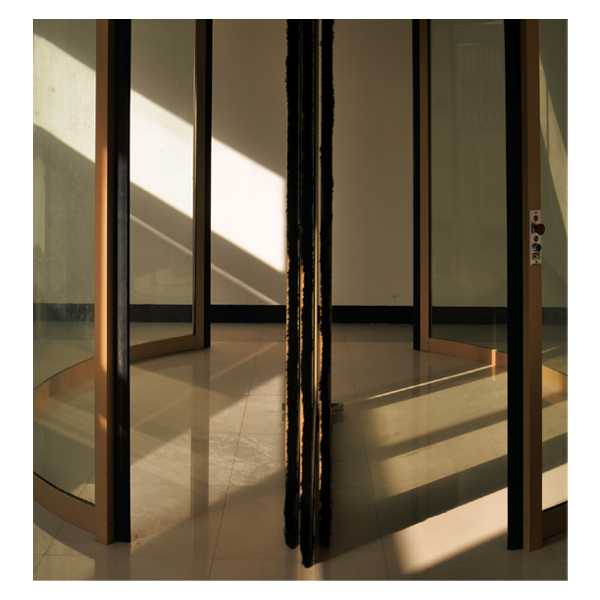 Revolving door fittings